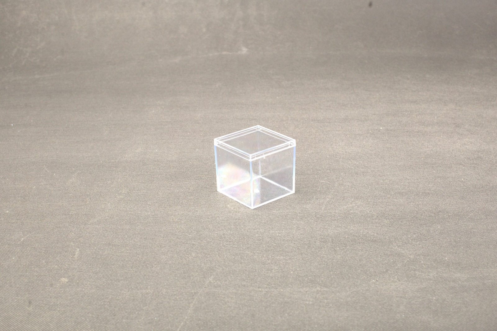 علبة كرستال مربع 55